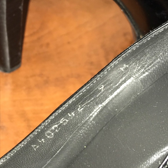 Black Pumps - Picture 4 of 4